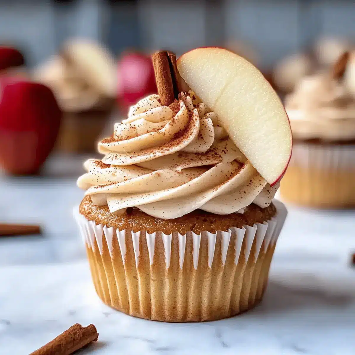 Cinnamon Apple Cider Cupcakes for Cozy Fall Gatherings 3 Cinnamon Apple Cider Cupcakes oyj5o7